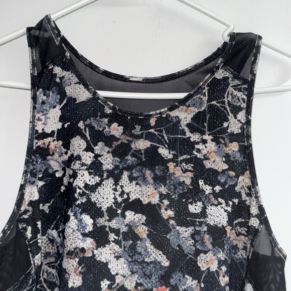 Lululemon Sculpt Tank II ~ size6 - Picture 6 of 9